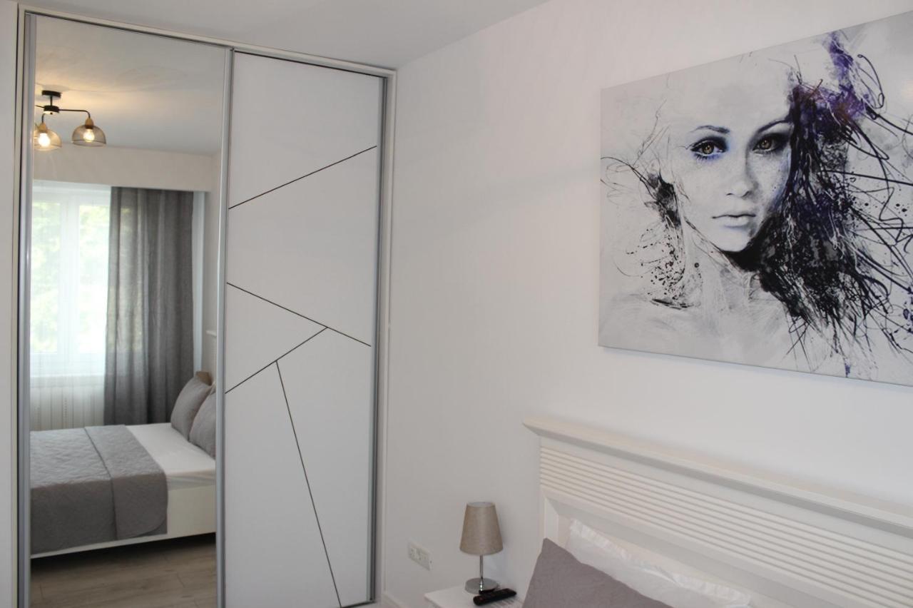 Luxury City Center Apartment - Romana Бухарест Экстерьер фото