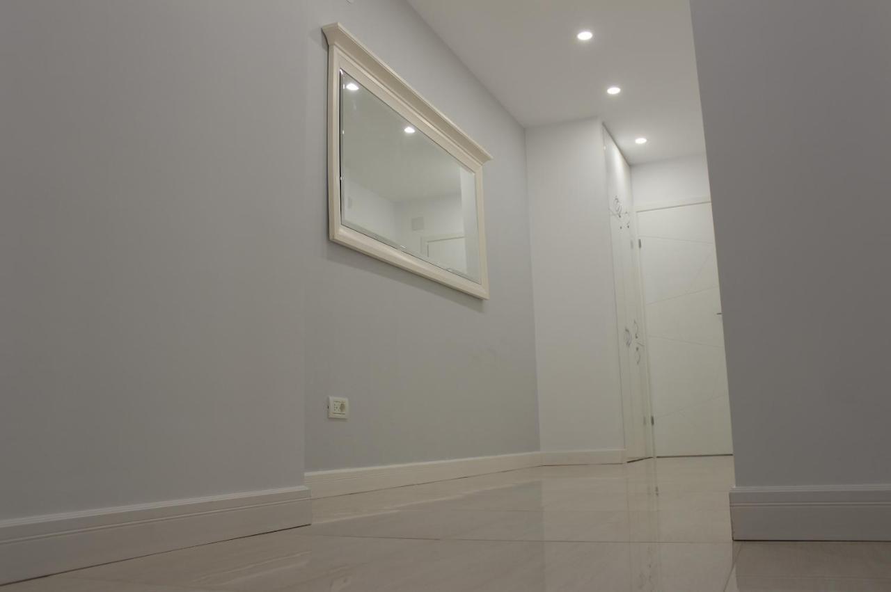 Luxury City Center Apartment - Romana Бухарест Экстерьер фото