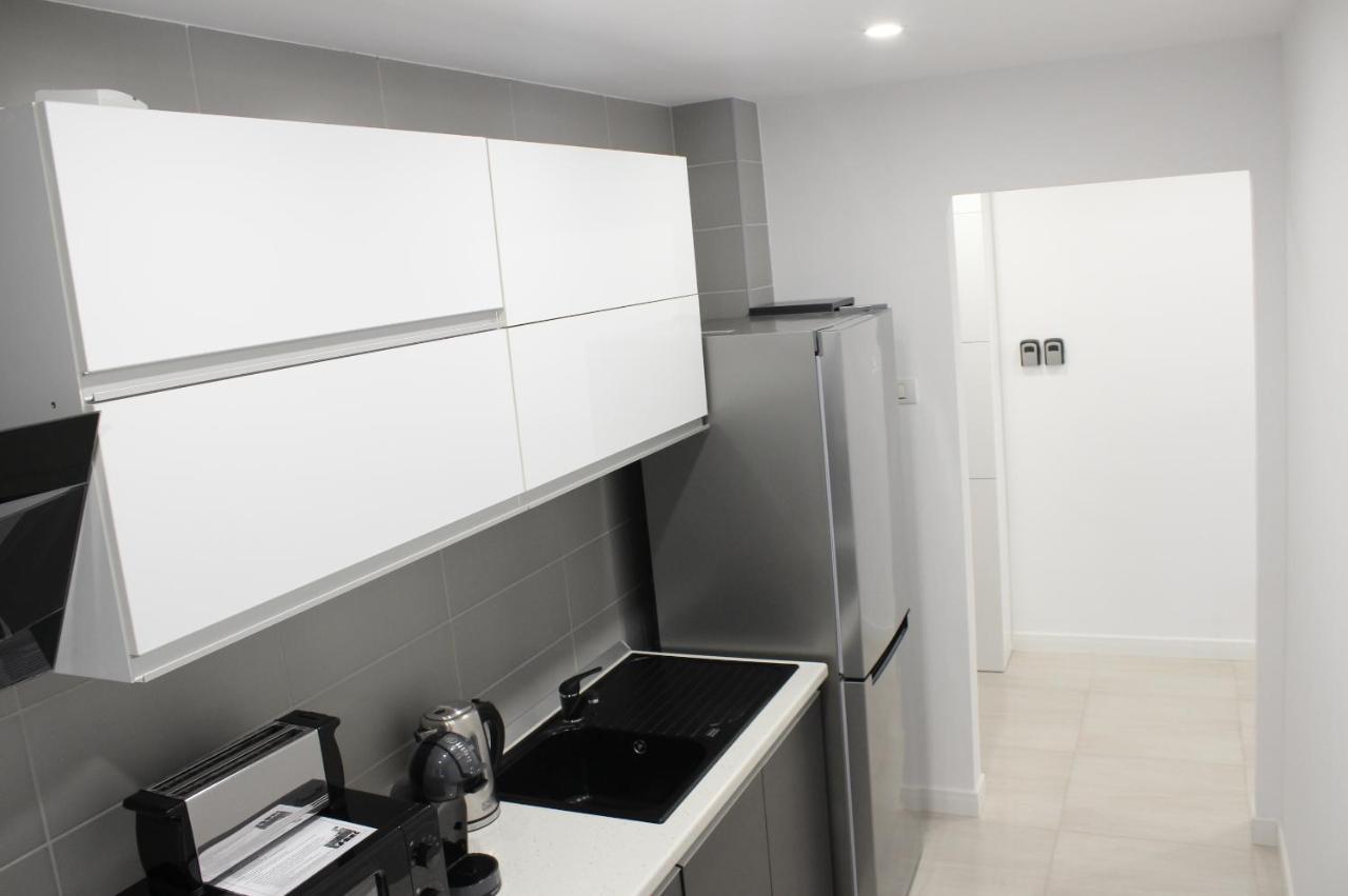 Luxury City Center Apartment - Romana Бухарест Экстерьер фото